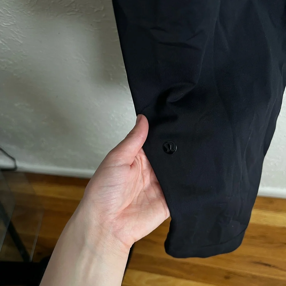Lululemon On the Go Pant - Picture 4 of 5